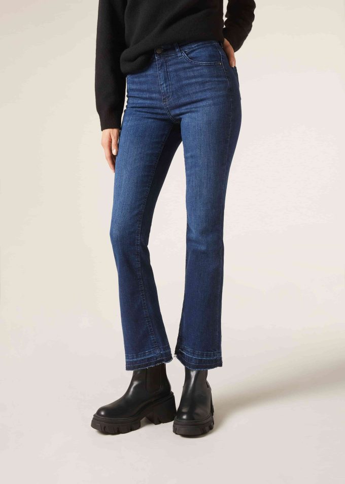 Cropped Flared Jeans