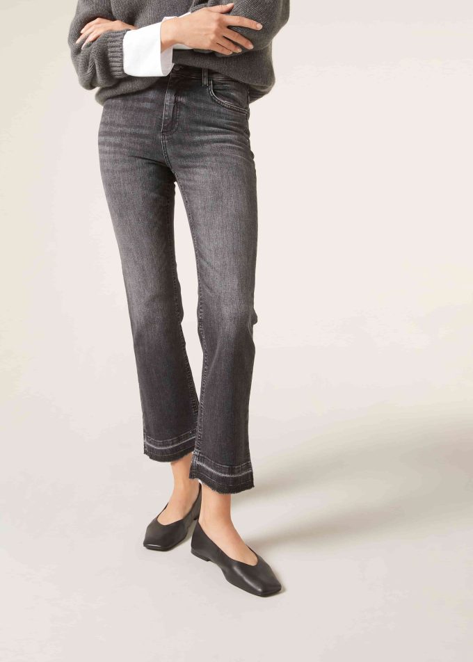 Cropped Flared Jeans