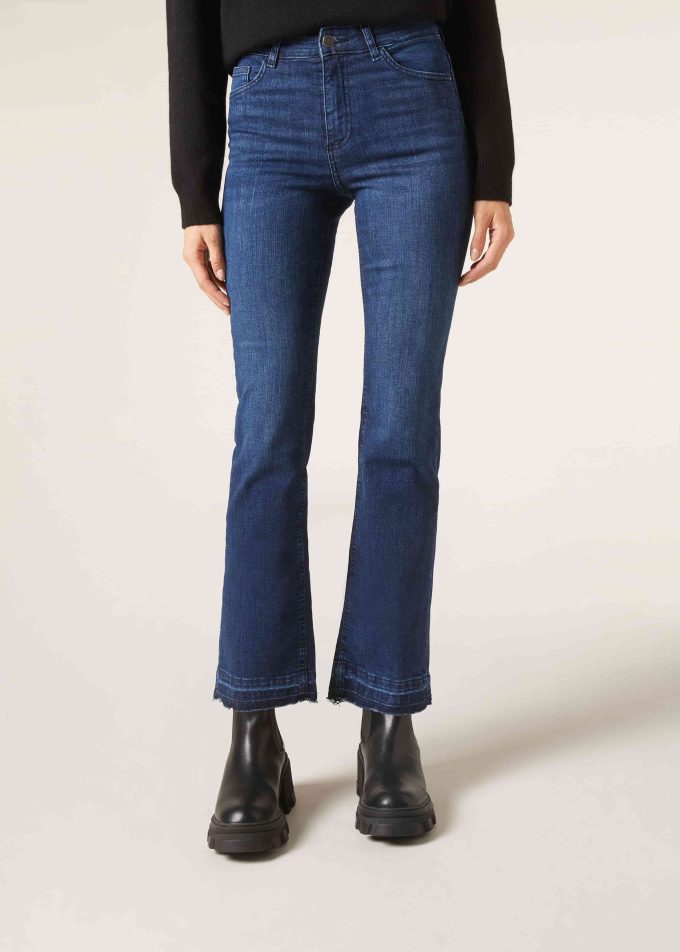 Cropped Flared Jeans