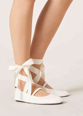 Invisible Socks with Ribbon