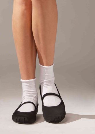 Seamless Short Socks with Linen