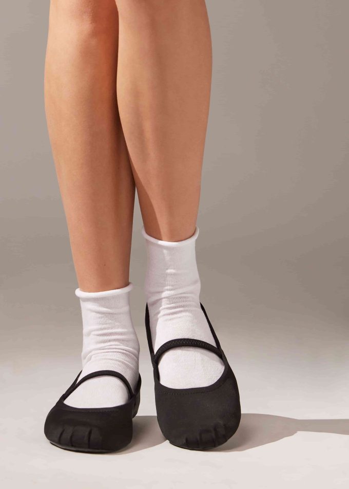 Seamless Short Socks with Linen