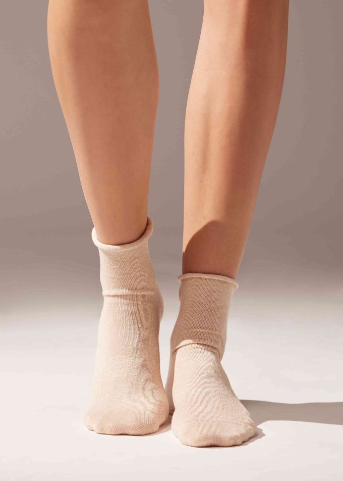 Seamless Short Socks with Linen
